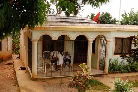 Dominikana - kraty w oknach